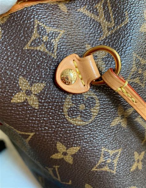 how can you tell a real louis vuitton neverfull bag